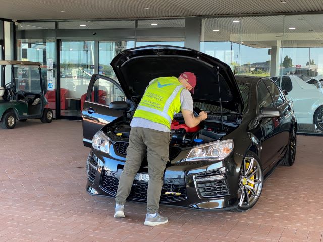 Last check Inspector Inspection A Hodlen Muscle Car In Sydney